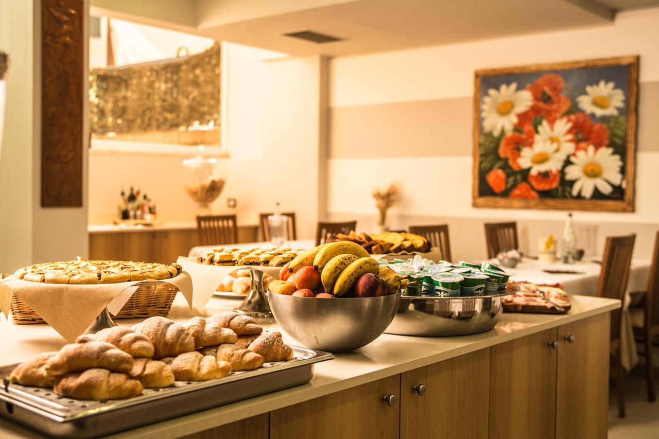 Hotel Giulietta Senigallia Buitenkant foto